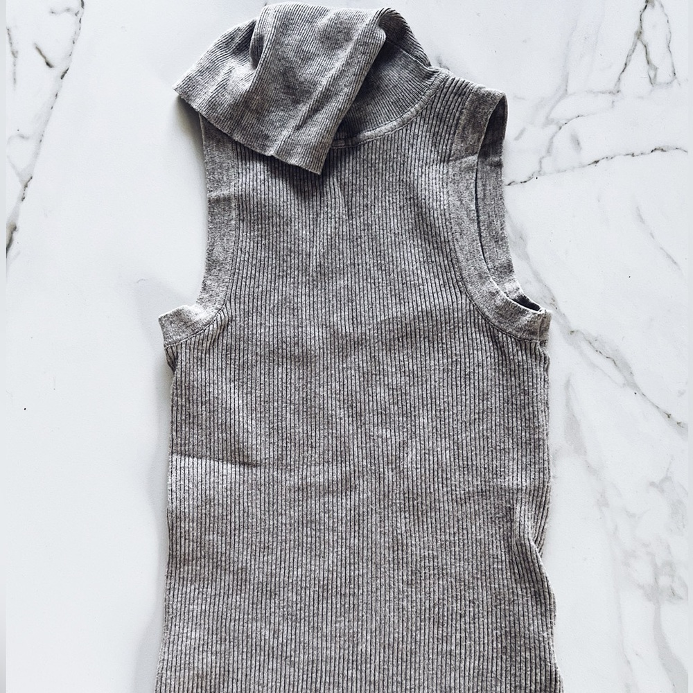Sweater vest